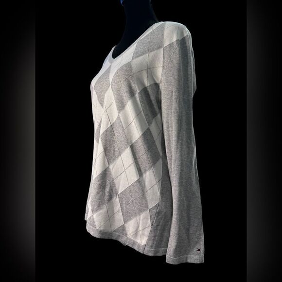 NWT Tommy Hilfiger Sparkle Women’s V-Neck Sweater (Large) - Picture 2 of 7